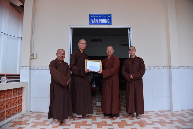 Quỹ đào tạo Tăng tài NCT cúng dường đến các trường TCPH tại 6 tỉnh miền Tây: Bến Tre, Trà Vinh, Vĩnh Long, Bạc Liêu, Sóc Trăng, Đồng Tháp