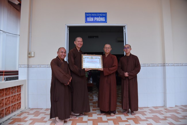 Quỹ đào tạo Tăng tài NCT cúng dường đến các trường TCPH tại 6 tỉnh miền Tây: Bến Tre, Trà Vinh, Vĩnh Long, Bạc Liêu, Sóc Trăng, Đồng Tháp