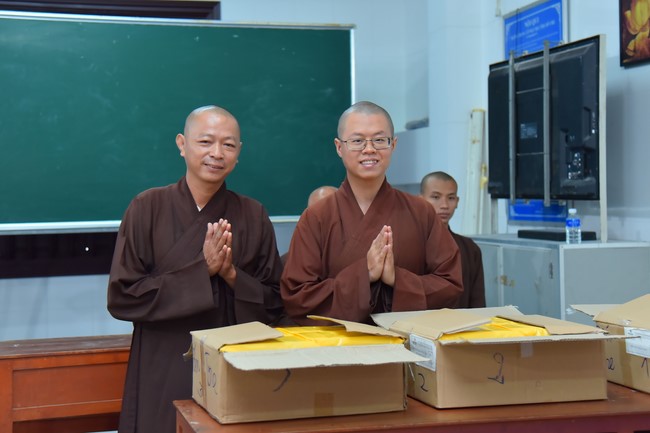 Quỹ đào tạo Tăng tài NCT cúng dường đến các trường TCPH tại 6 tỉnh miền Tây: Bến Tre, Trà Vinh, Vĩnh Long, Bạc Liêu, Sóc Trăng, Đồng Tháp