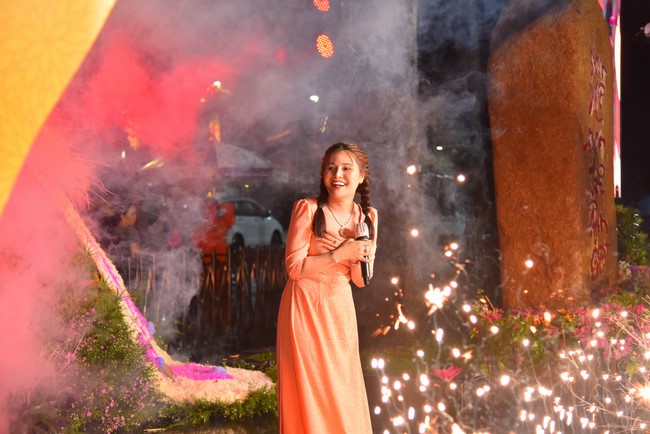 Lantern Candle Lighting Ceremony to commemorate the ordination of Bodhisattva Avalokiteśvara