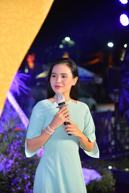 Lantern Candle Lighting Ceremony to commemorate the ordination of Bodhisattva Avalokiteśvara