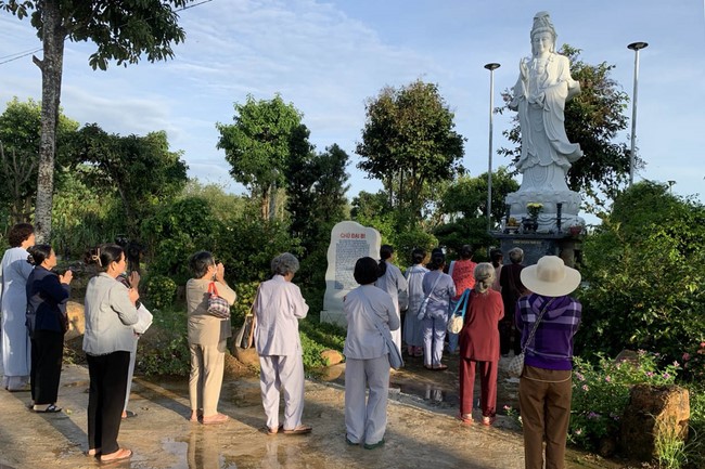 One-Day Peaceful Retreat at Suoi Phap Pagoda