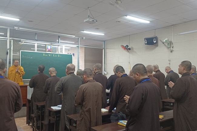 Quỹ đào tạo Tăng tài NCT cúng dường đến trường Trung cấp Phật học TP.HCM