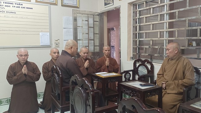 Quỹ đào tạo Tăng tài NCT cúng dường đến trường Trung cấp Phật học TP.HCM