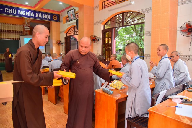 Quỹ đào tạo Tăng tài NCT cúng dường đến trường Trung cấp Phật học tỉnh Tây Ninh