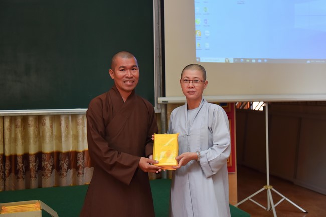 Quỹ đào tạo Tăng tài NCT cúng dường đến trường Trung cấp Phật học tỉnh Tây Ninh