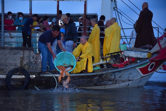 The 10th One-Day Retreat at Minh Chat ashram in Can Tho