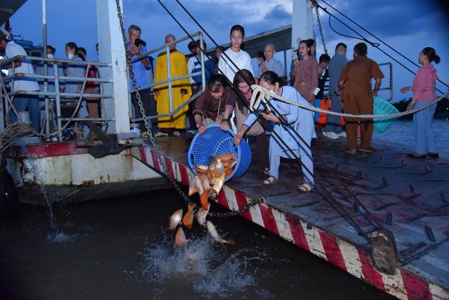 The 10th One-Day Retreat at Minh Chat ashram in Can Tho