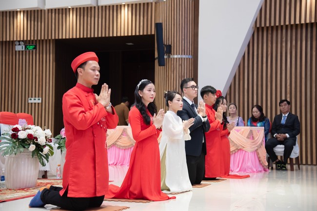 Wedding Ceremony at the pagoda