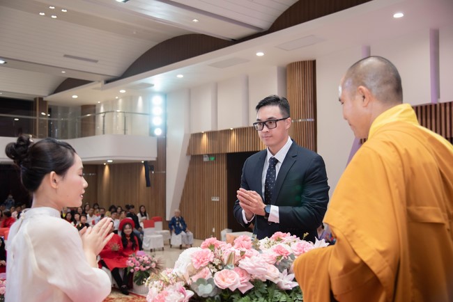 Wedding Ceremony at the pagoda