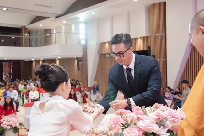 Wedding Ceremony at the pagoda