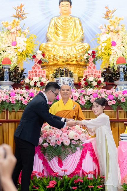 Wedding Ceremony at the pagoda