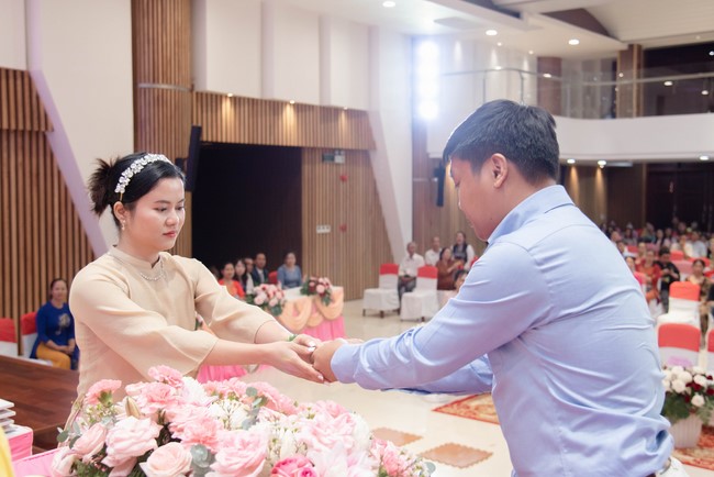 Wedding Ceremony at the pagoda