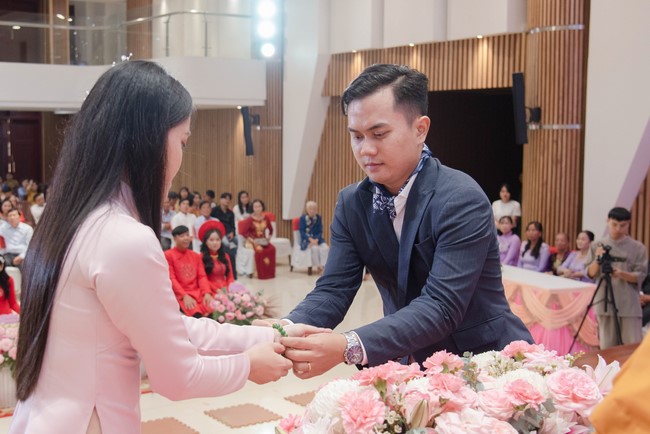 Wedding Ceremony at the pagoda