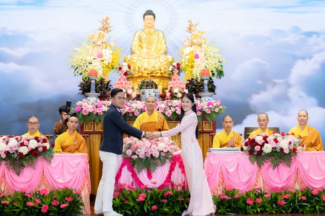 Wedding Ceremony at the pagoda