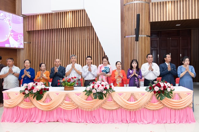 Wedding Ceremony at the pagoda