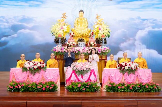 Wedding Ceremony at the pagoda