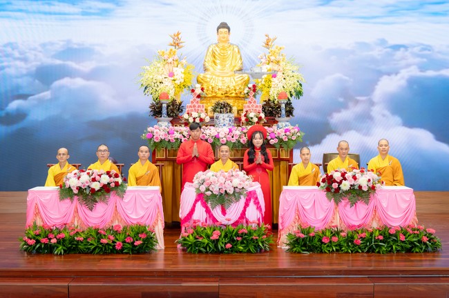 Wedding Ceremony at the pagoda