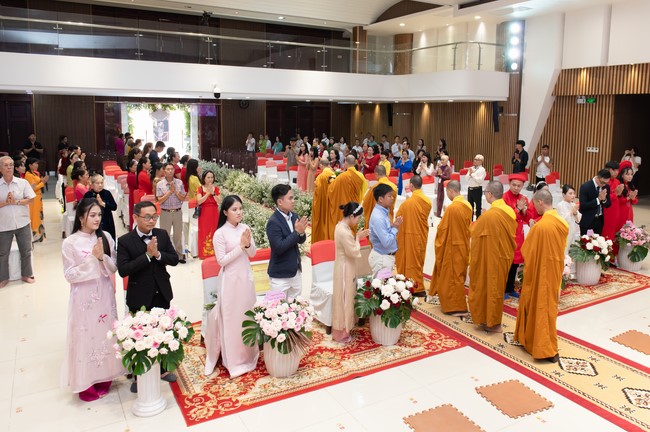 Wedding Ceremony at the pagoda