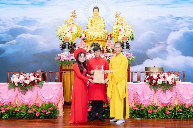 Wedding Ceremony at the pagoda
