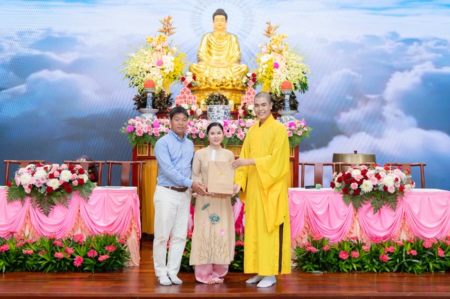 Wedding Ceremony at the pagoda