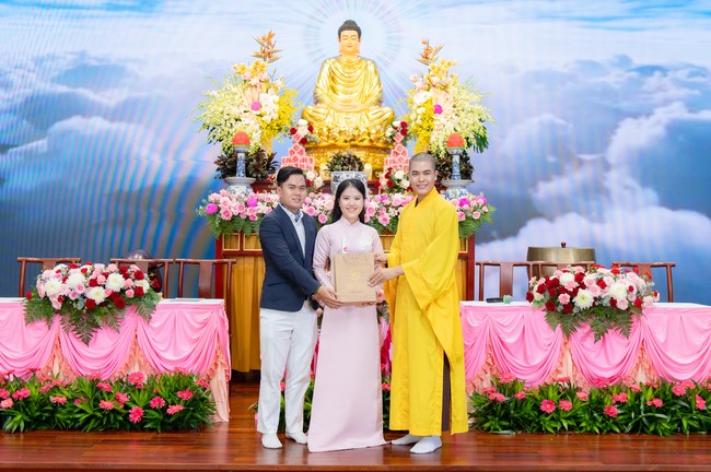 Wedding Ceremony at the pagoda