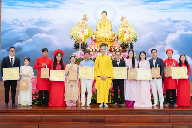 Wedding Ceremony at the pagoda