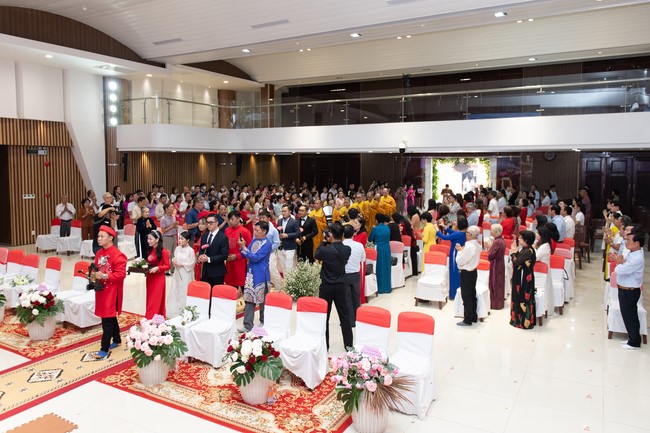 Wedding Ceremony at the pagoda