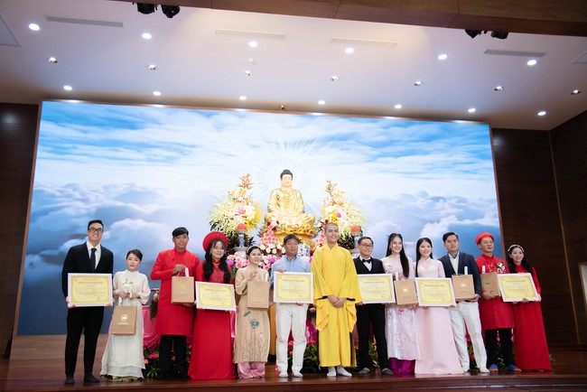 Wedding Ceremony at the pagoda