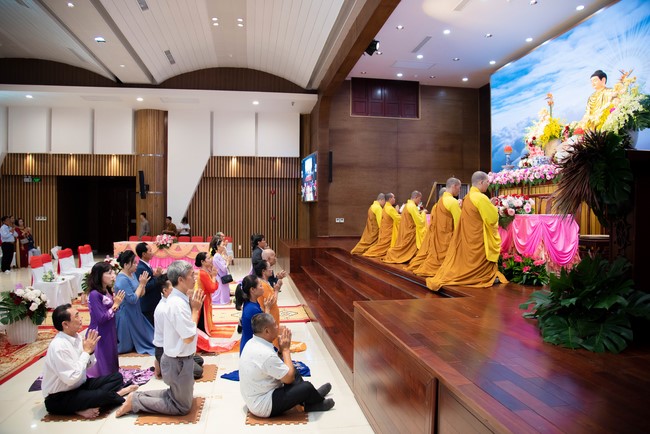 Wedding Ceremony at the pagoda