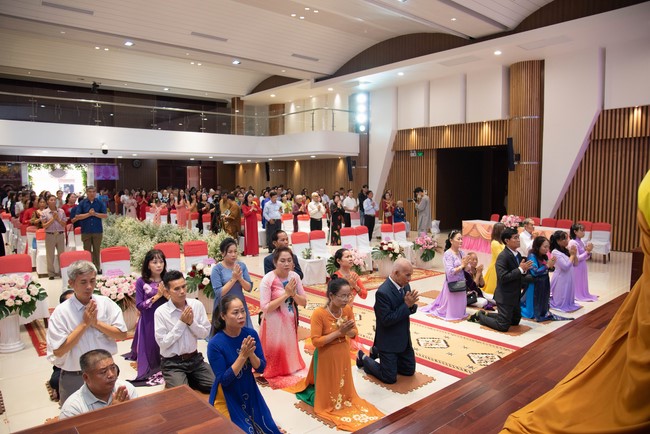 Wedding Ceremony at the pagoda