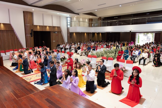 Wedding Ceremony at the pagoda