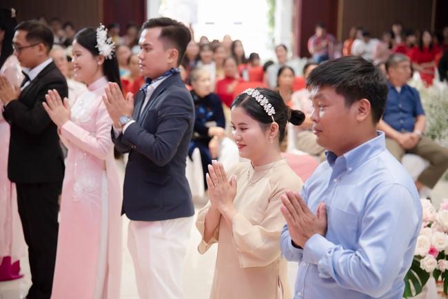 Wedding Ceremony at the pagoda