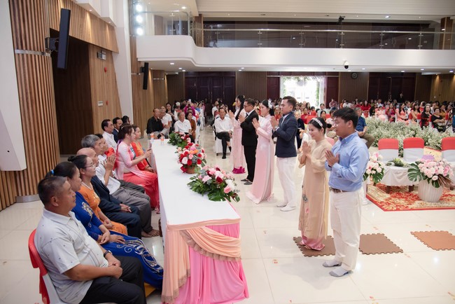 Wedding Ceremony at the pagoda