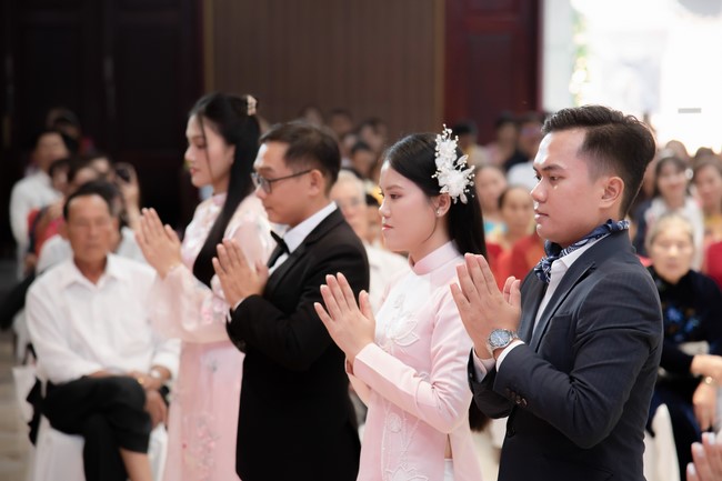 Wedding Ceremony at the pagoda