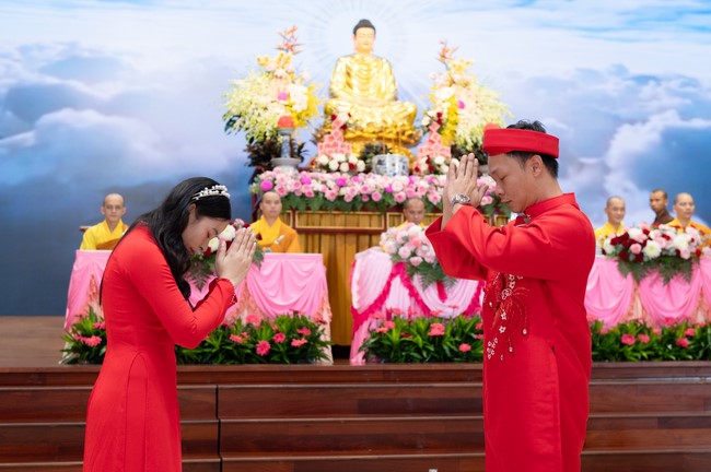 Wedding Ceremony at the pagoda