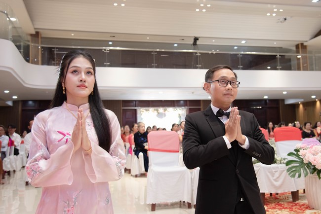 Wedding Ceremony at the pagoda