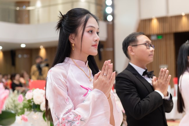 Wedding Ceremony at the pagoda