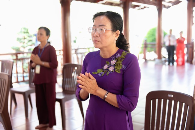 Wedding Ceremony at the pagoda