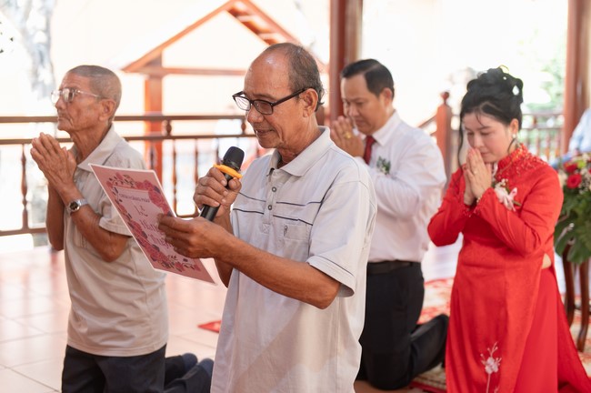 Wedding Ceremony at the pagoda