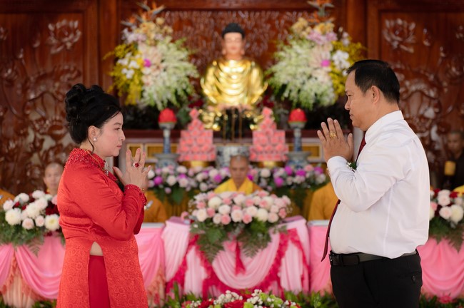 Wedding Ceremony at the pagoda