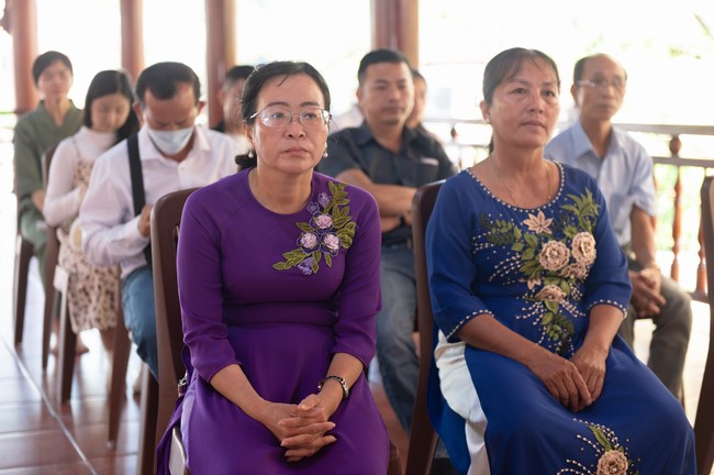Wedding Ceremony at the pagoda