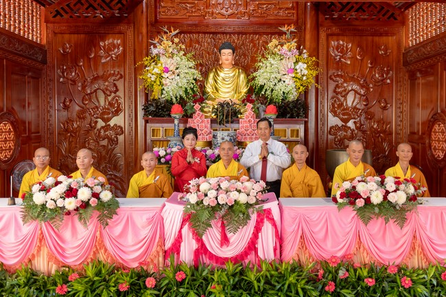 Wedding Ceremony at the pagoda