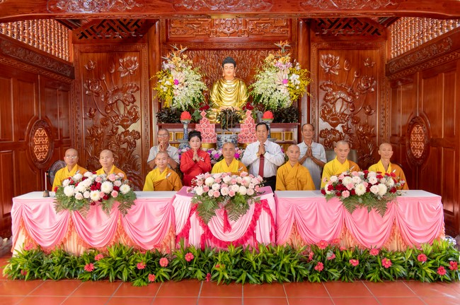 Wedding Ceremony at the pagoda