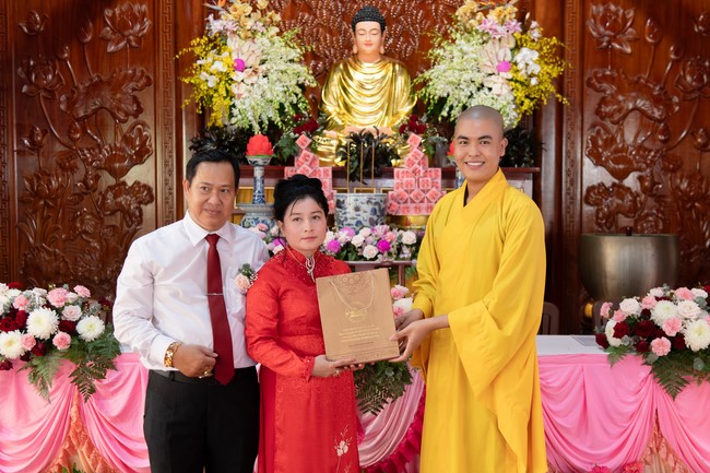 Wedding Ceremony at the pagoda