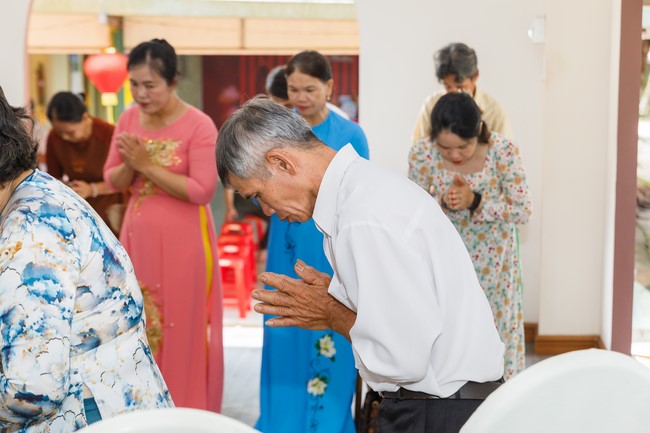 Attending the wedding ceremony at the temple and visit to Dong Nai branch by Charity Board