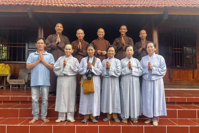Attending the wedding ceremony at the temple and visit to Dong Nai branch by Charity Board