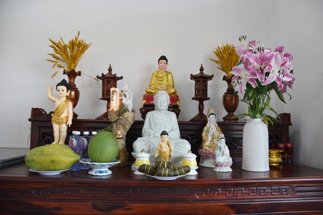 Attending the wedding ceremony at the temple and visit to Dong Nai branch by Charity Board