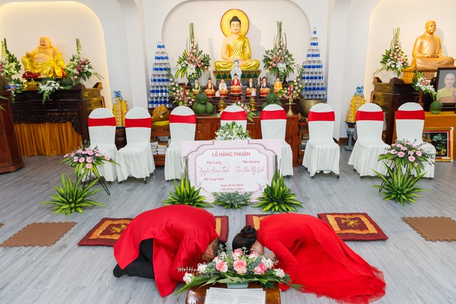 Attending the wedding ceremony at the temple and visit to Dong Nai branch by Charity Board
