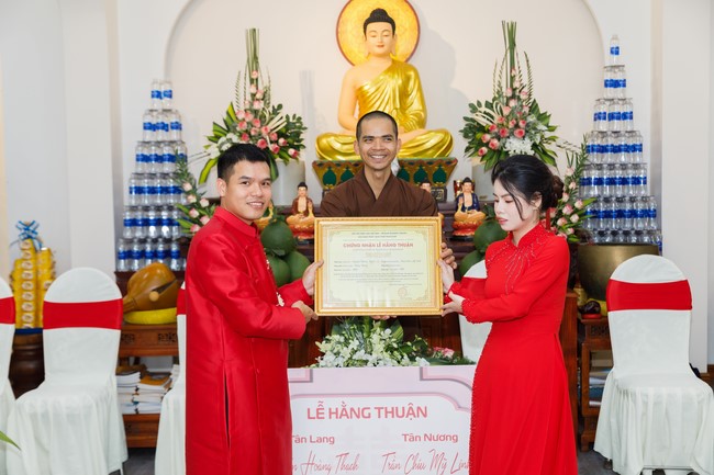 Attending the wedding ceremony at the temple and visit to Dong Nai branch by Charity Board